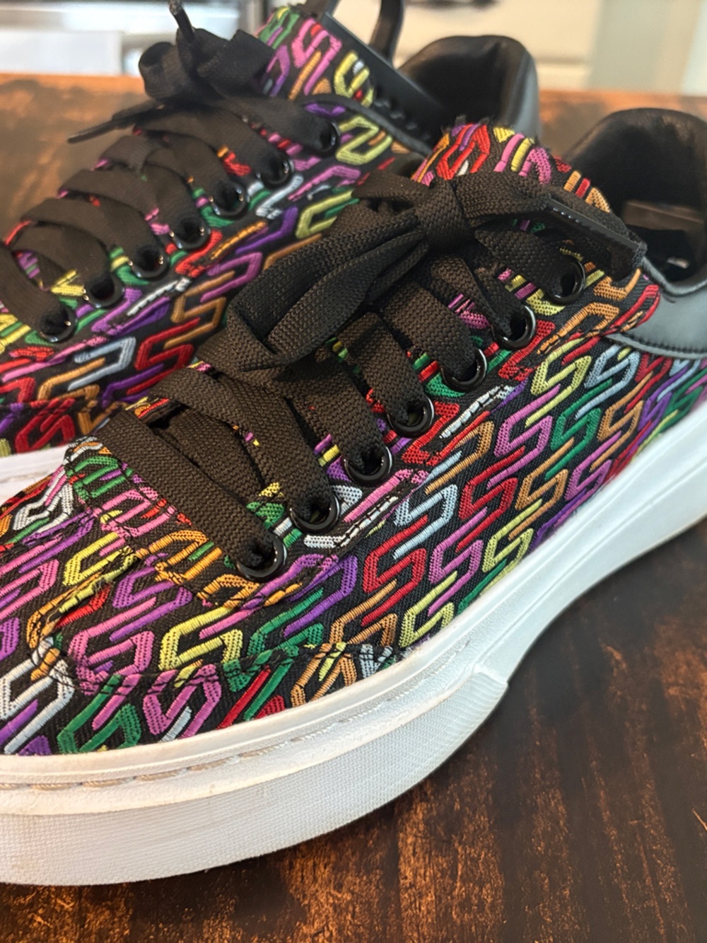 Skechers Multicolor Chain-Pattern Athletic Sneakers with Black Laces